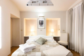 Ponte Vecchio Luxury Retreat, Florence